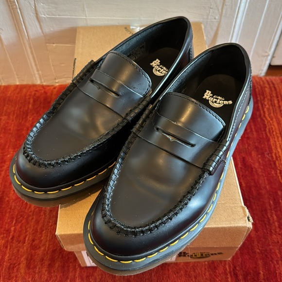 Like new Dr. Martens Penton Black Loafers - Picture 4 of 6